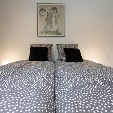 Spacious House In With Jacuzzi And Peaceful Garden * Spa
